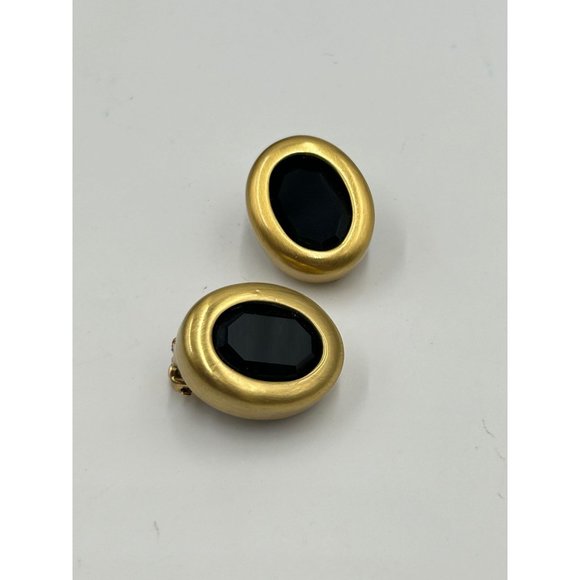 Signed CAROLEE Black Glass Matte Gold Tone Clips Statement Earrings Oval Shaped - Picture 2 of 9